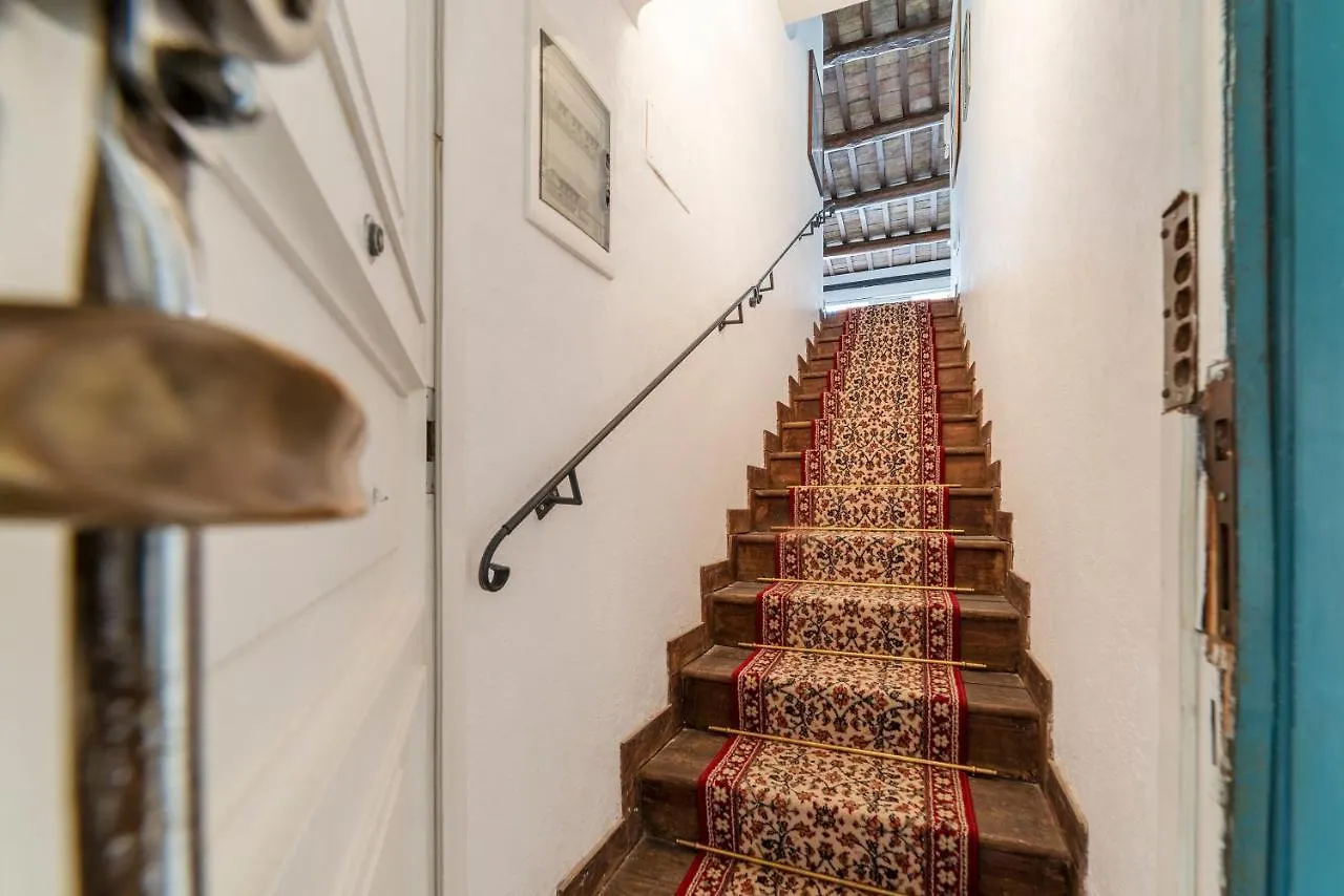 Banchi Vecchi Apartment With Terrace Rome