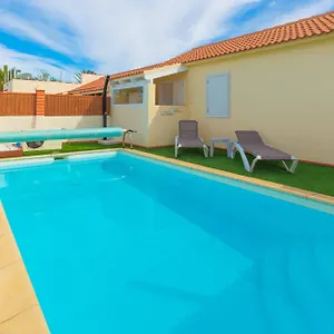 private-villa-with-heated-pool-terrace-see-view.in-canary-islands.com/